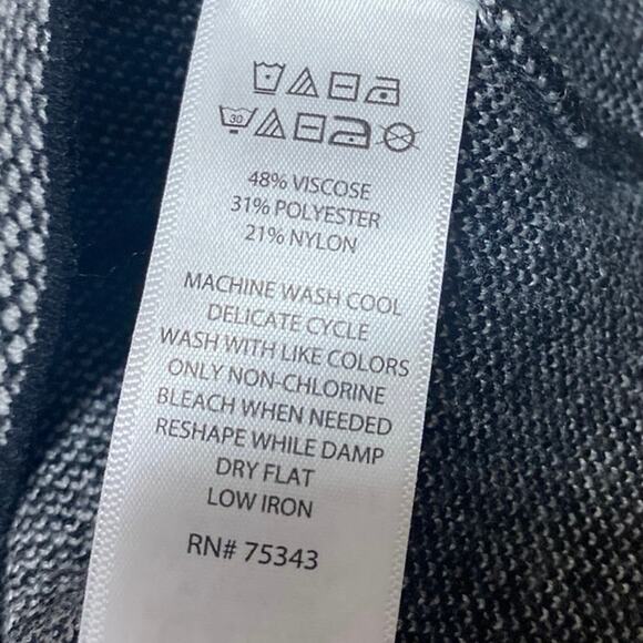 NEW Tahari Black White Plaid Checkered Funnel-Neck Long Sleeve Sweater Top Sz M - Picture 4 of 4